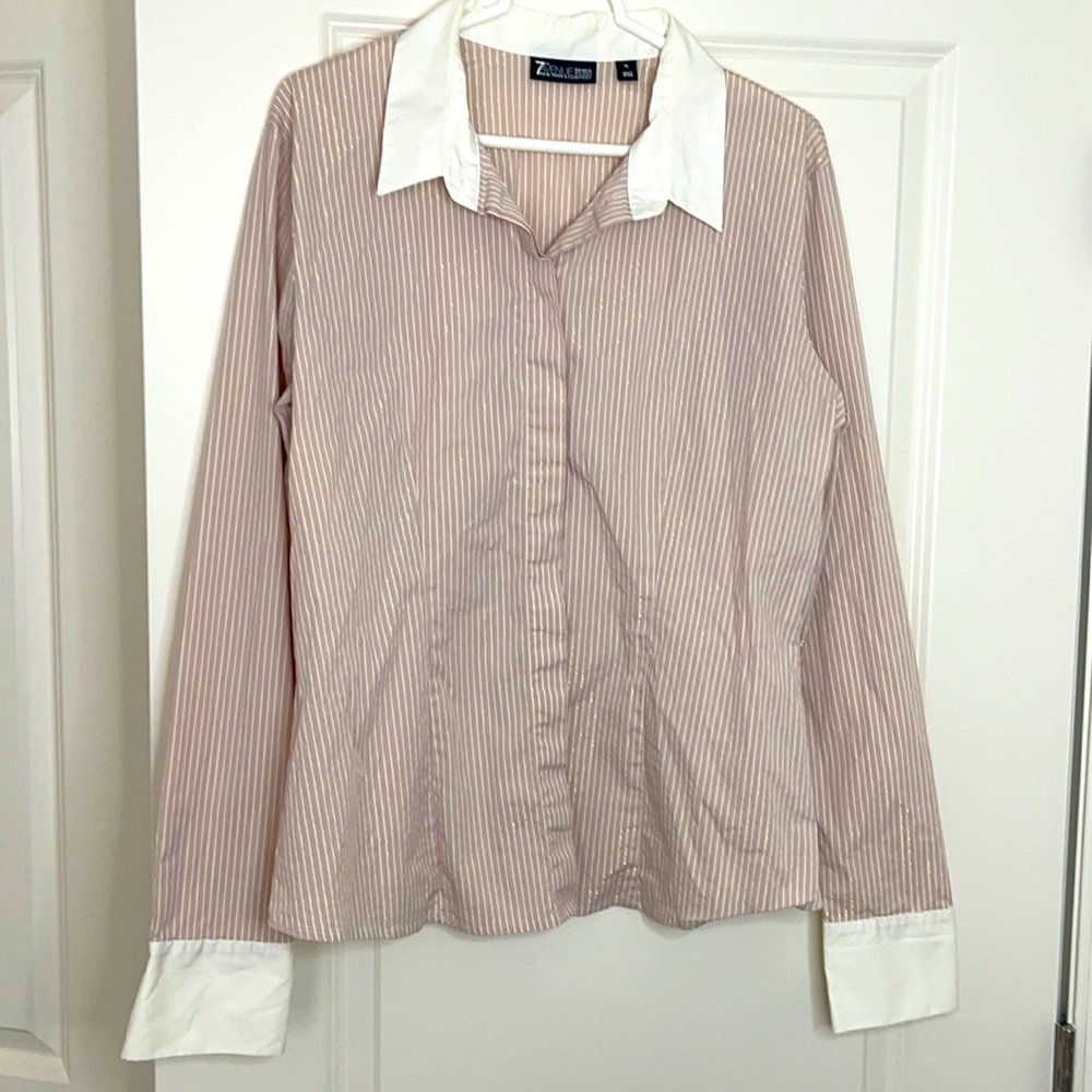 7th Avenue Design Studio| New York & Co pink & white button up long sleeve shirt
